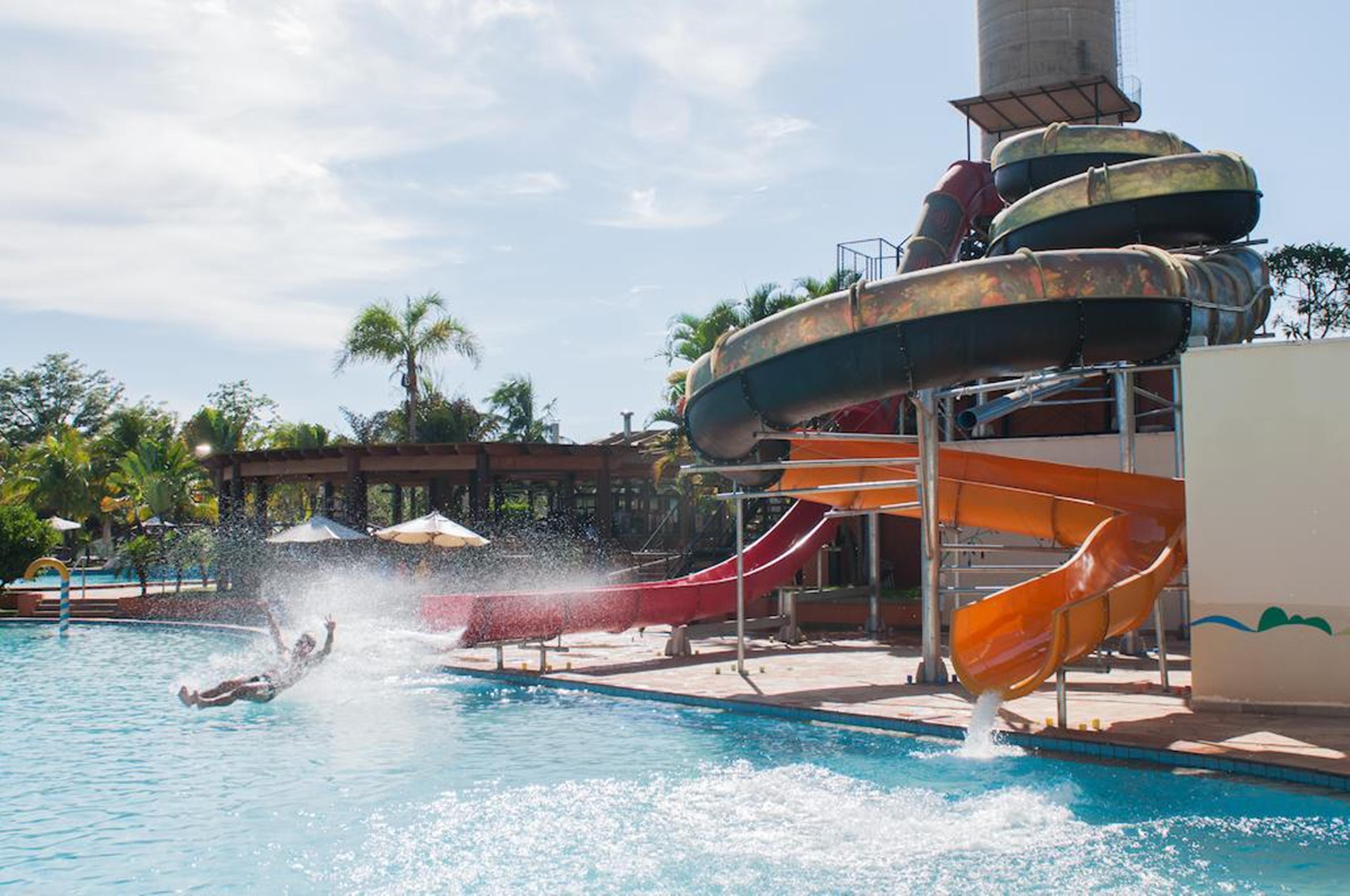 Blue Tree Thermas De Lins Resort Exteriér fotografie Splash Jungle Water Park