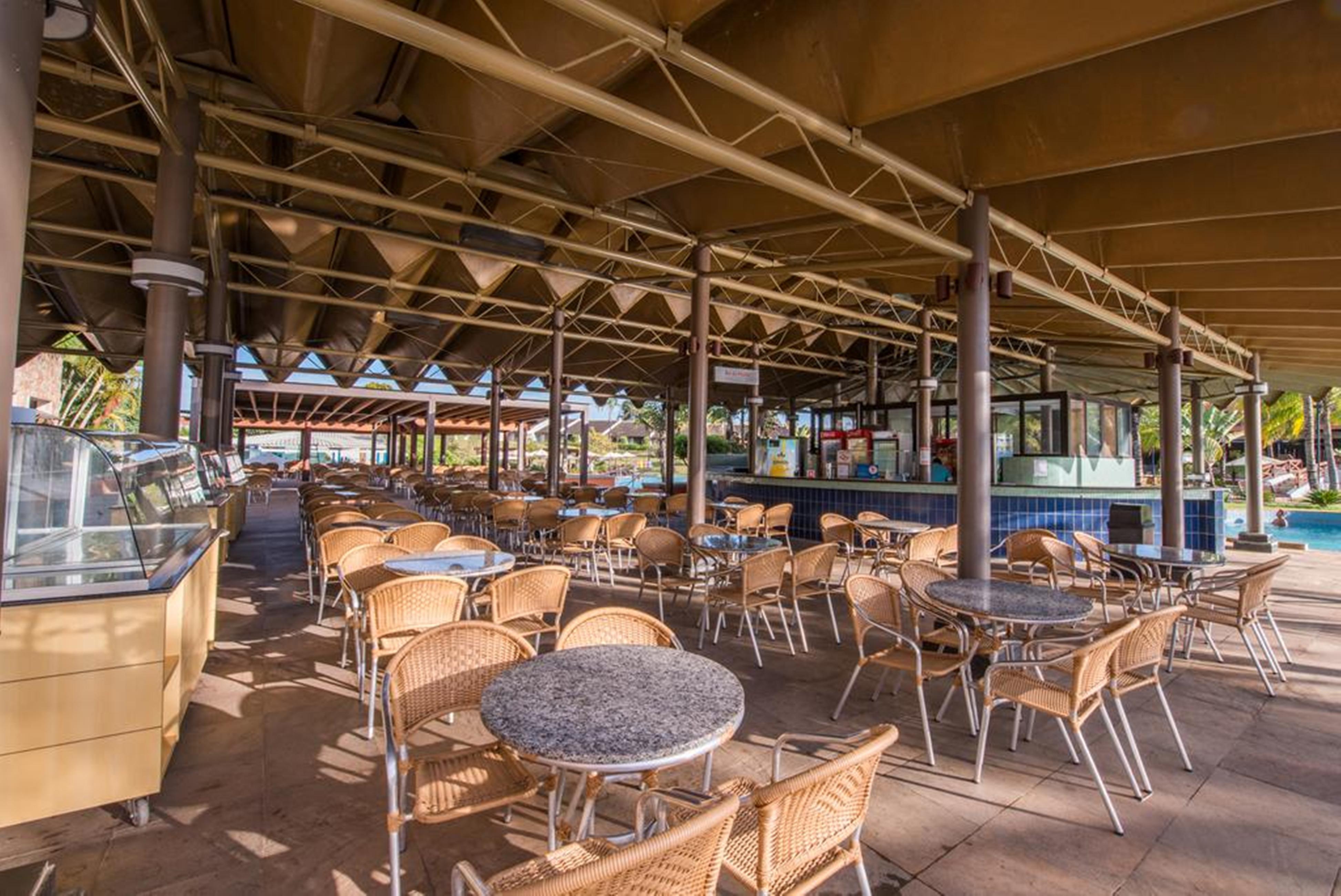 Blue Tree Thermas De Lins Resort Exteriér fotografie The interior of the restaurant