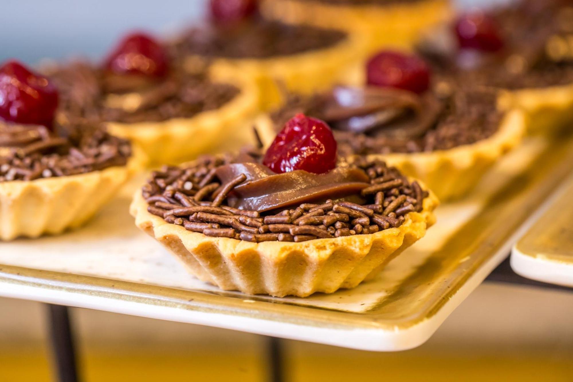 Blue Tree Thermas De Lins Resort Exteriér fotografie Chocolate tart