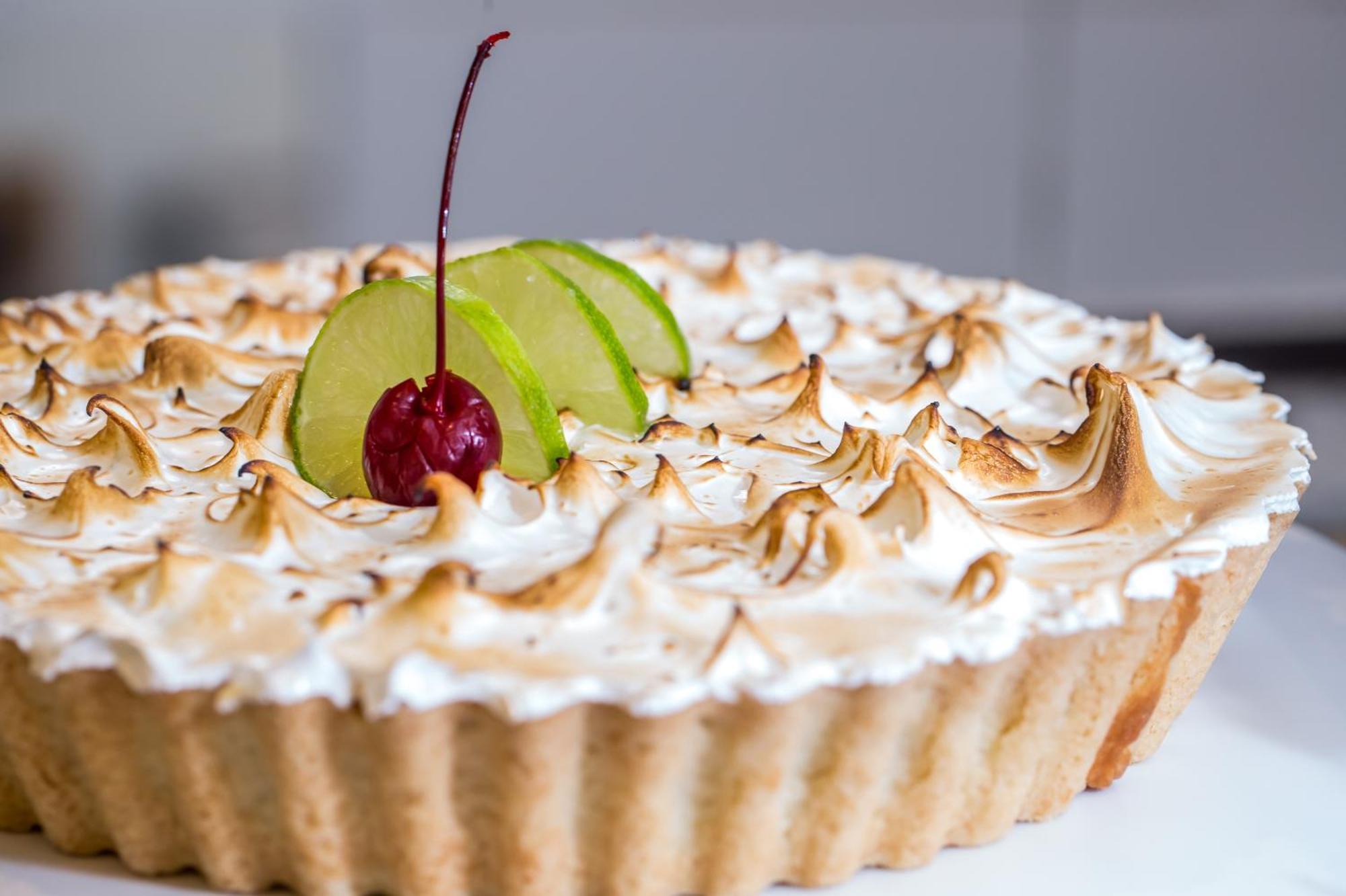 Blue Tree Thermas De Lins Resort Exteriér fotografie Key lime pie