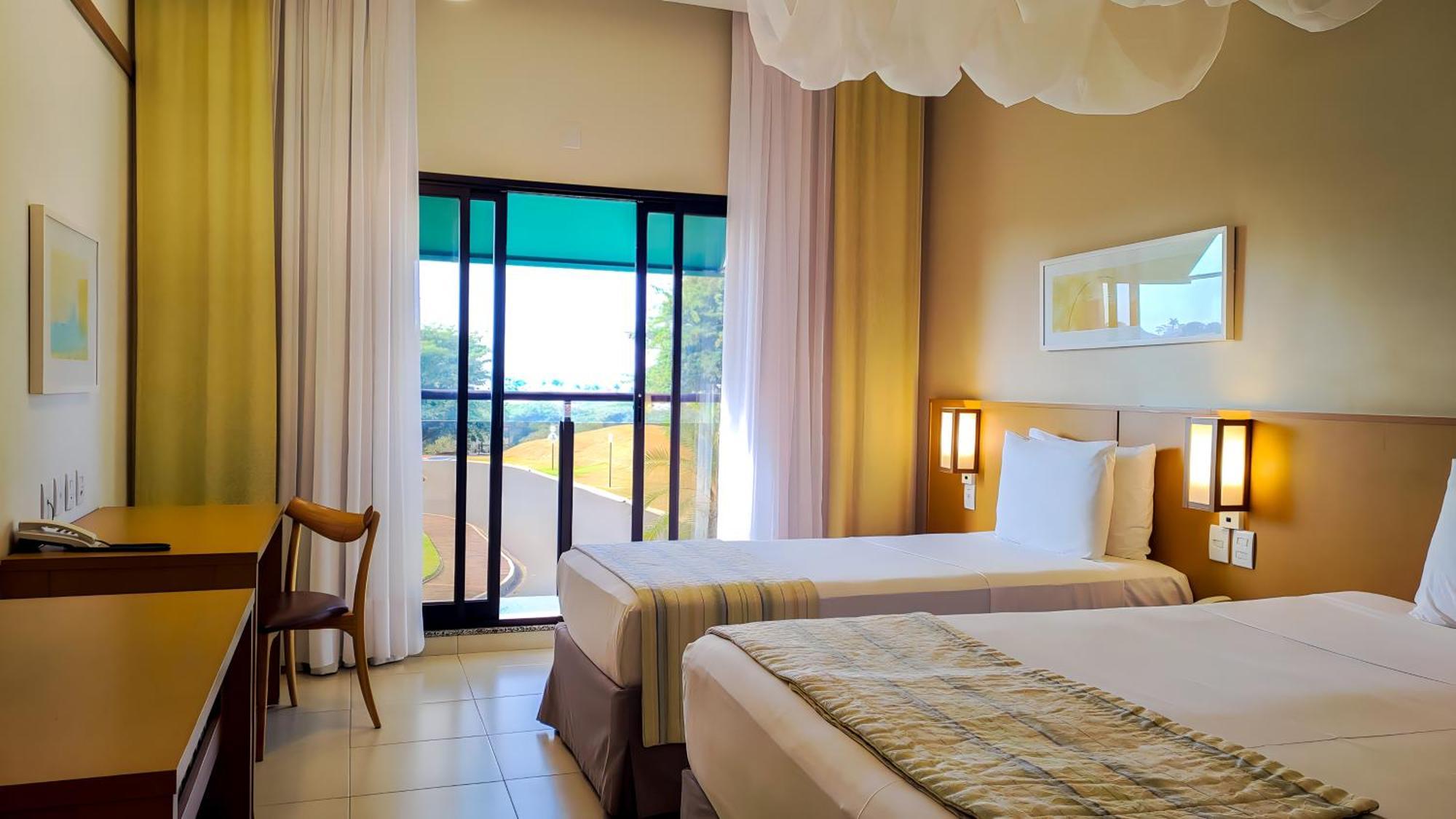 Blue Tree Thermas De Lins Resort Exteriér fotografie A room at the hotel