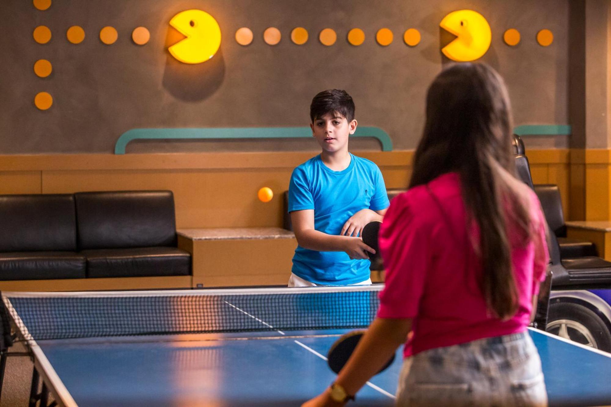 Blue Tree Thermas De Lins Resort Exteriér fotografie Table tennis at the hotel