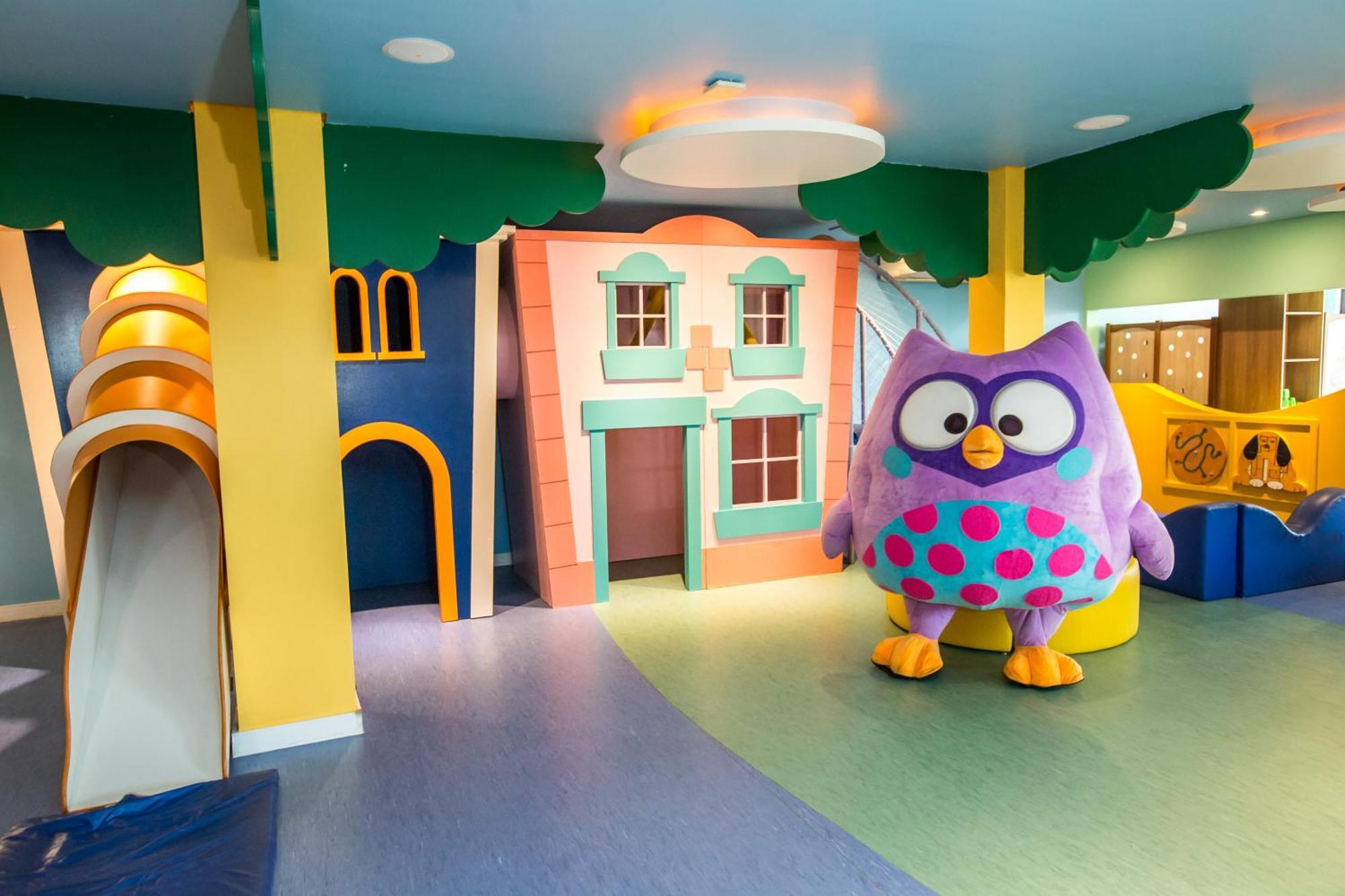 Blue Tree Thermas De Lins Resort Exteriér fotografie The Owl Hospital Mascot